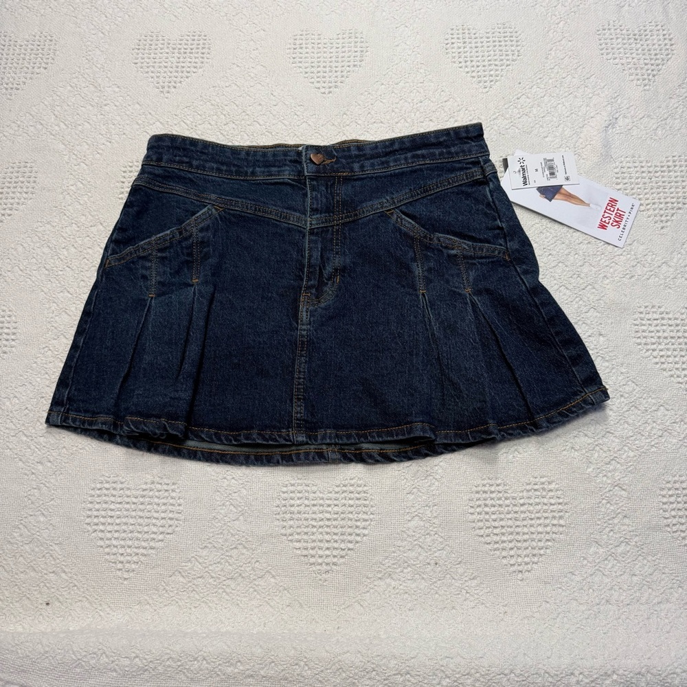 NWT Celebrity Pink Denim Mini Skirt (M)